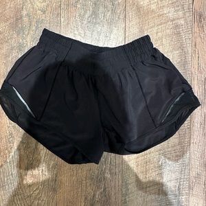 Lululemon hotty hot shorts size 6